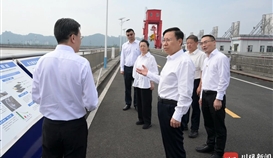 川觀新聞8月22日報道：王曉暉在自貢市樂山市調(diào)研時強調(diào)：進一步鍛長板補短板推動高質(zhì)量發(fā)展，為奮力譜寫中國式現(xiàn)代化四川新篇章作出更大貢獻