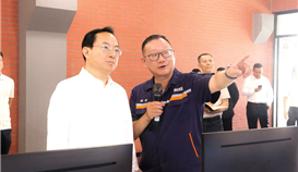 四川省總工會黨組成員、經(jīng)審委主任張開鋒一行到四川德勝調(diào)研指導安全生產(chǎn)工作